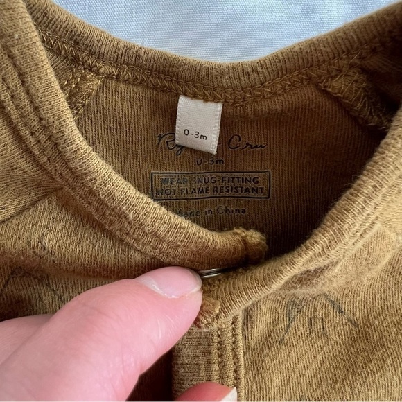 Rylee + Cru Long John Snap Pajamas in Tan Tree Print in Size 0-3 Months - Picture 15 of 15